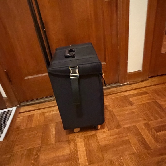 BELLAMI Black and Gold Rolling Travel Bag - Picture 4 of 9